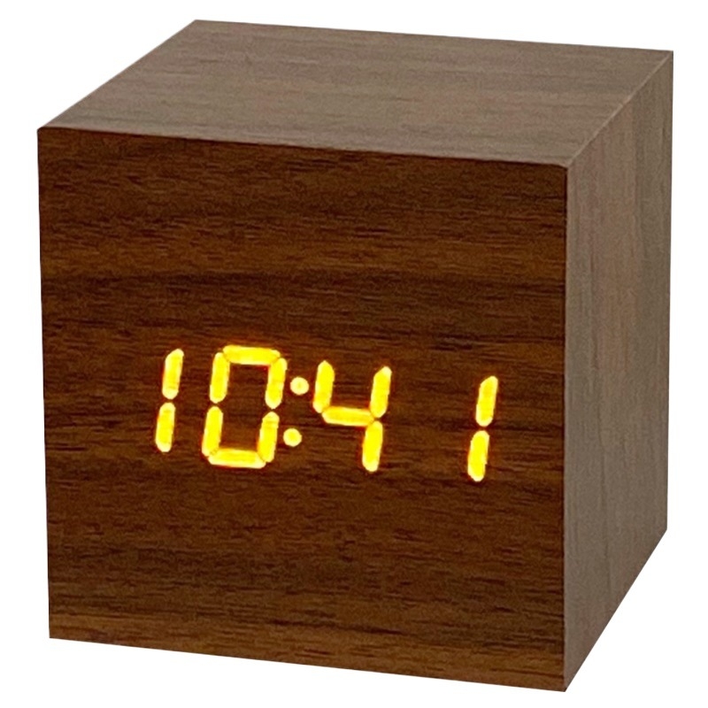 Galda pulkstenis ar koka korpusu ar LED displeju, temperatētā stikla ciparnīca, uzlādējams barošanas avots, mehānisks kustības mehānisms, klusais režīms