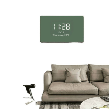 Taisnstūra sienas pulkstenis ar digitālo displeju, LED atmosfēras apgaismojumu, ārēja barošana un lecējošu sekundes kustību