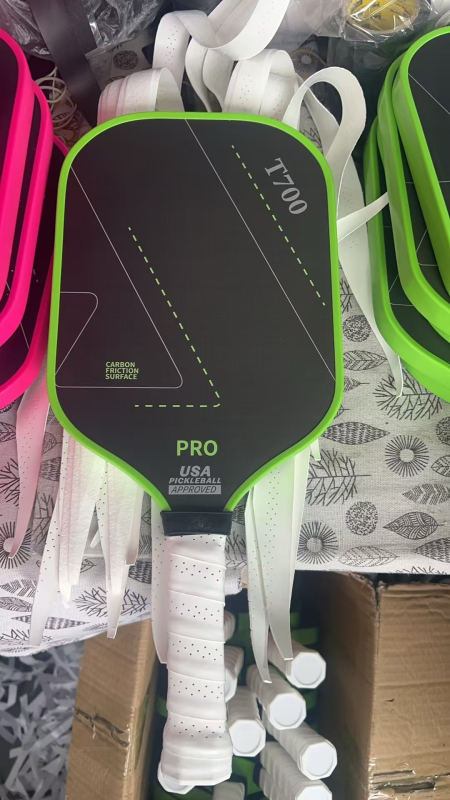 Karbonska pickleball reketa, Yining, težina 240 g, materijal: karbonska vlakna