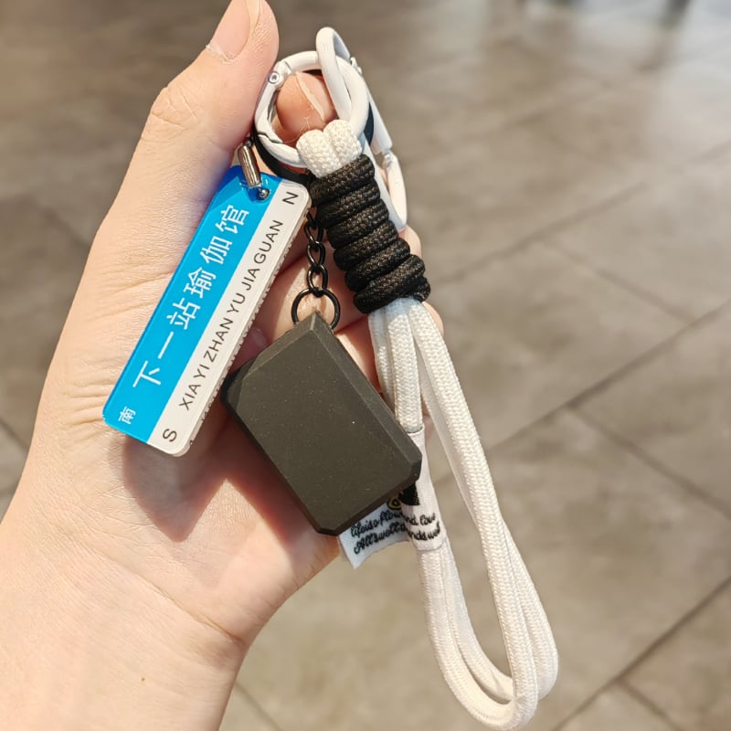 Joga plytų raktų pakabukas – minimalistinis stilius, medžiaga: minkštas klijai, raktų aksesuaras