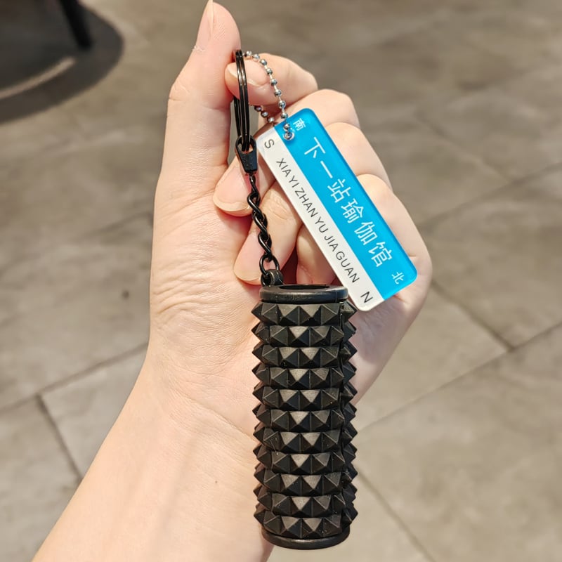 Fitneso pakabukas – Mini putų mace, šiuolaikiškas paprastas stilius (Medžiaga: Soft glue; IP leidimas: Ne; Tipas: Raktų pakabukas)