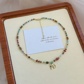 Ženska ogrlica s prirodnim kamenim perlama, bakren privjesak, lanac s kuglicama, obim 41–50 cm, lagani luksuzni stil