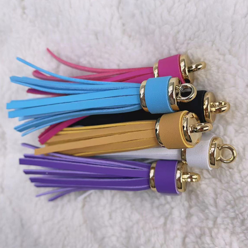 Īdas tassel atslēgu piekārums no KANGHAI | piemērots atslēgu ķēdēm, somām, rotaslietām un automašīnu piekariem | Materiāls: Āda