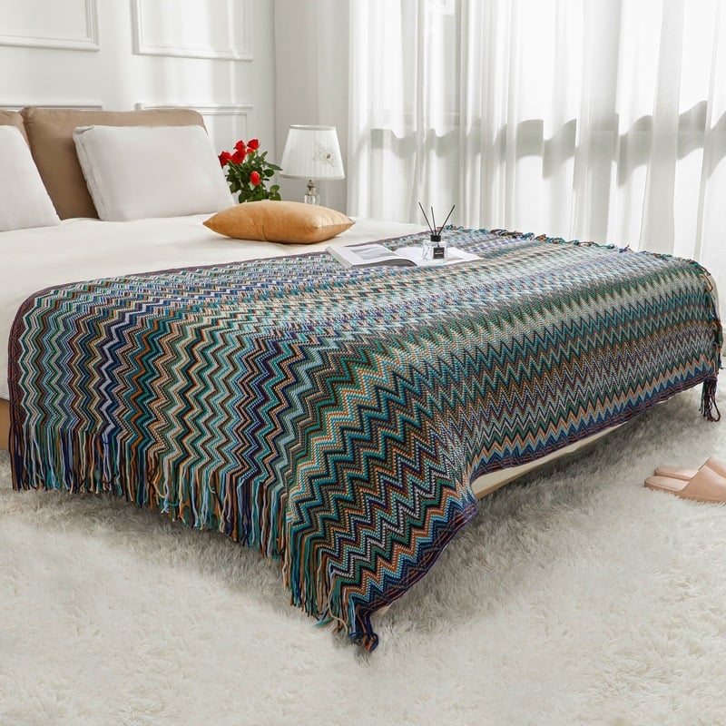 Kötött ágyvég takaró – skandináv stílus, geometriai mintázat, akril anyag, testreszabás elérhető, logó nyomtatás lehetséges