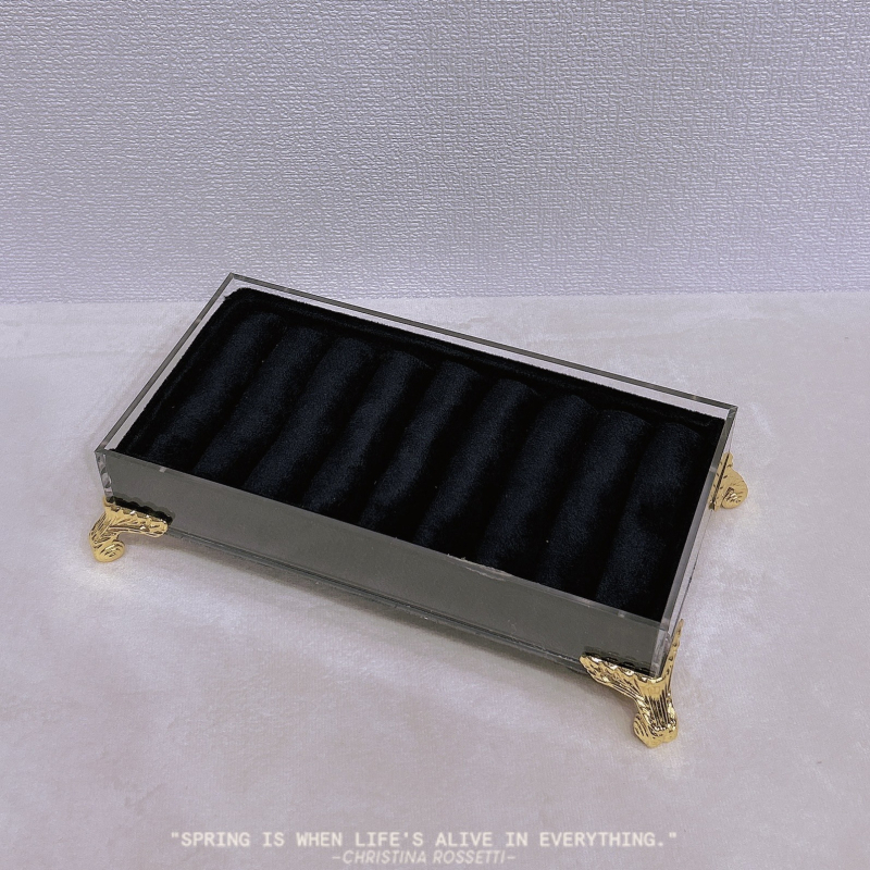 Akrila rotaslietu izstādīšanas statīvs — viengabala dizains, savienojuma konstrukcija, mākslinieciskais stils, Jin xiao, vasara 2024