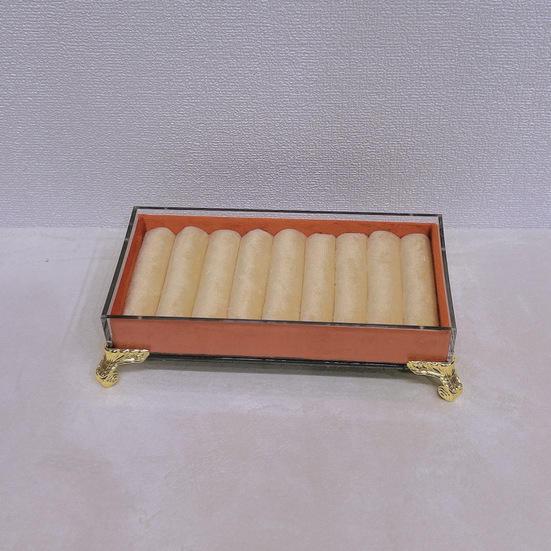 Akrila rotaslietu izstādīšanas statīvs — viengabala dizains, savienojuma konstrukcija, mākslinieciskais stils, Jin xiao, vasara 2024