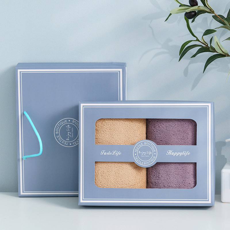 Две кърпи в подаръчна кутия от коралов флийс със лого, 450 г, 80% полиестер