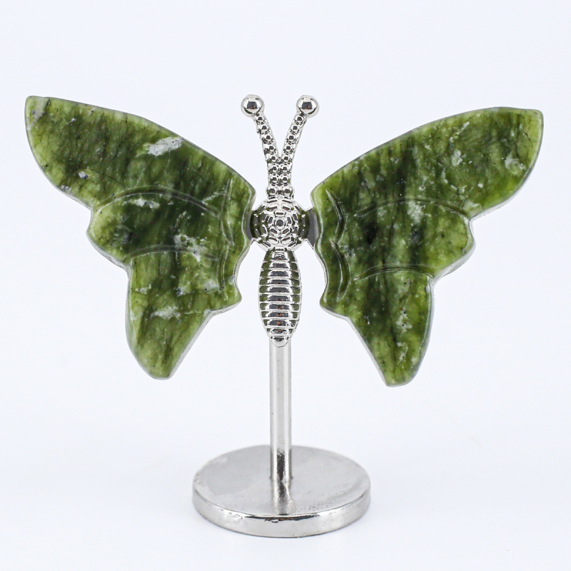 Prirodni kristalni ukras u obliku krila leptira; Materijal: prirodni kristal; Kategorija: nerafinirani kristalni kamen; Stil: feng shui za ured i dom; Pogodno kao poslovni dar