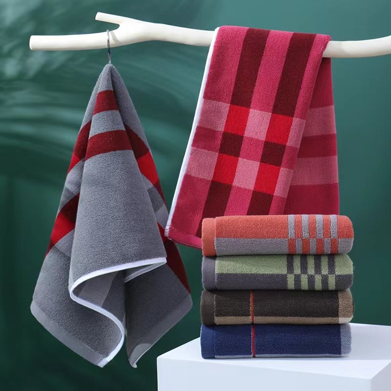 Set pamukovih ručnika | Marka Soft Card; Materijal: 100% pamuk; Niti: 32s; Pletenje: Žakard; Težina: 120–140 g