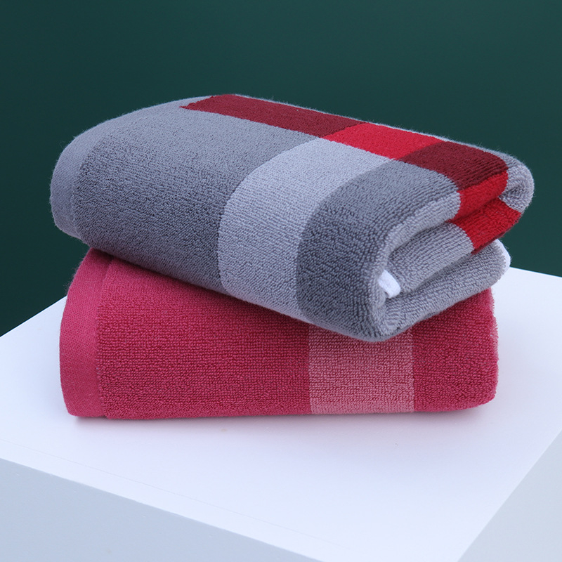 Set pamukovih ručnika | Marka Soft Card; Materijal: 100% pamuk; Niti: 32s; Pletenje: Žakard; Težina: 120–140 g