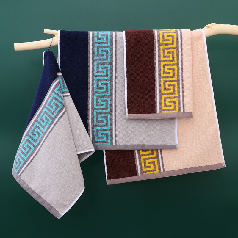 Set pamukovih ručnika | Marka Soft Card; Materijal: 100% pamuk; Niti: 32s; Pletenje: Žakard; Težina: 120–140 g
