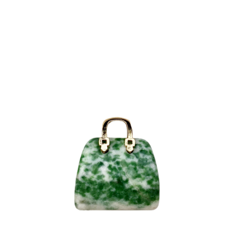 Prirodni kristalni mini torbica – izrezbareni ornament od tigrovog oka