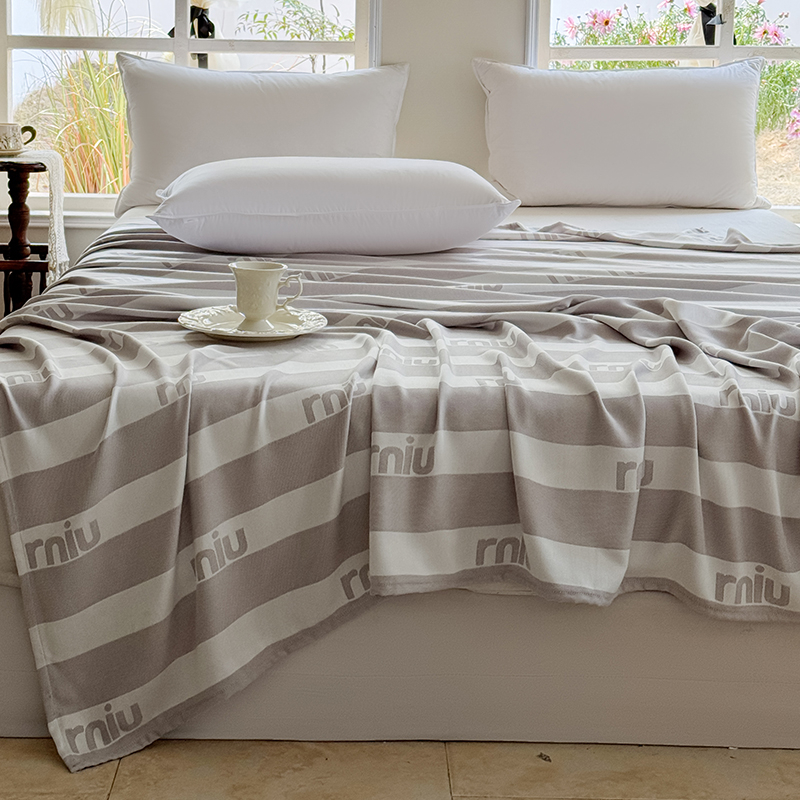 Bambusa šķiedru sega ar augu un ziedu rakstu, dzesējoša ice silk sajūta, viegla vasaras sega dīvānam