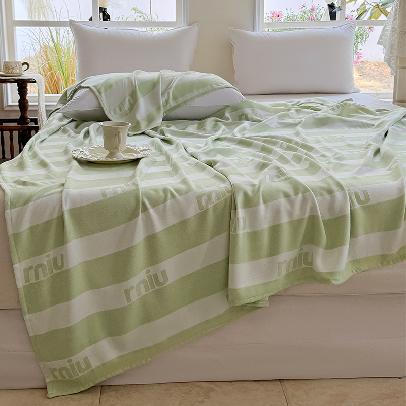 Bambusa šķiedru sega ar augu un ziedu rakstu, dzesējoša ice silk sajūta, viegla vasaras sega dīvānam