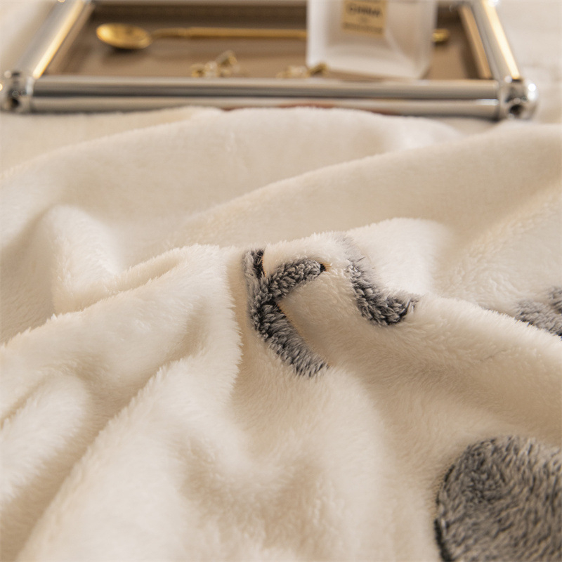 Poliestera sega ar karikatūru rakstu un sniegpārslām, četrsezonu izmantošanai, pielāgojama