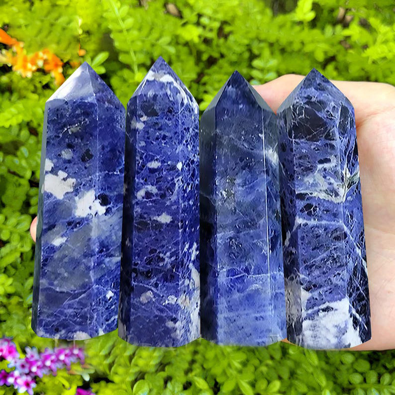 Prirodna kristalna kolona od ametistnog ahata, jednopunktna hexagonalna prizma, četverostruka forma
