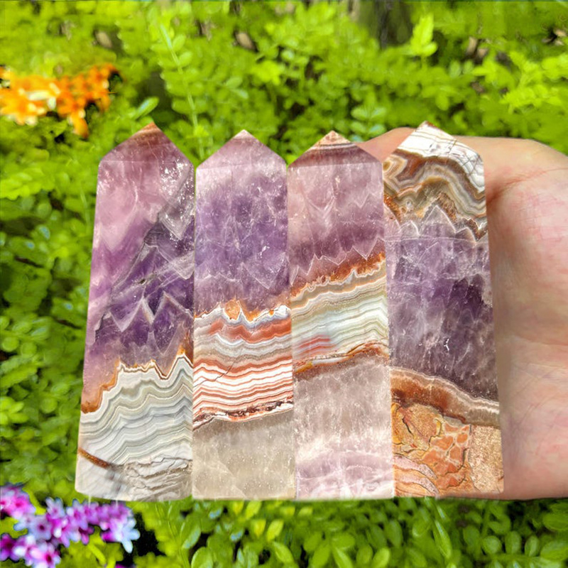 Prirodna kristalna kolona od ametistnog ahata, jednopunktna hexagonalna prizma, četverostruka forma