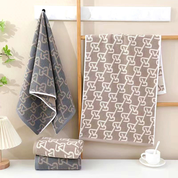 Ručnik za kupanje, poliestersko-bavunasta smjesa, jacquard tkanina, 32s vlakna, težina 140–170 g/m², za kućnu upotrebu
