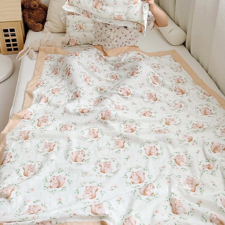 Vaikų pledas iš bambuso pluošto, visiems sezonams, animacinis raštas, INS stilius, svoris 1000-1499 g