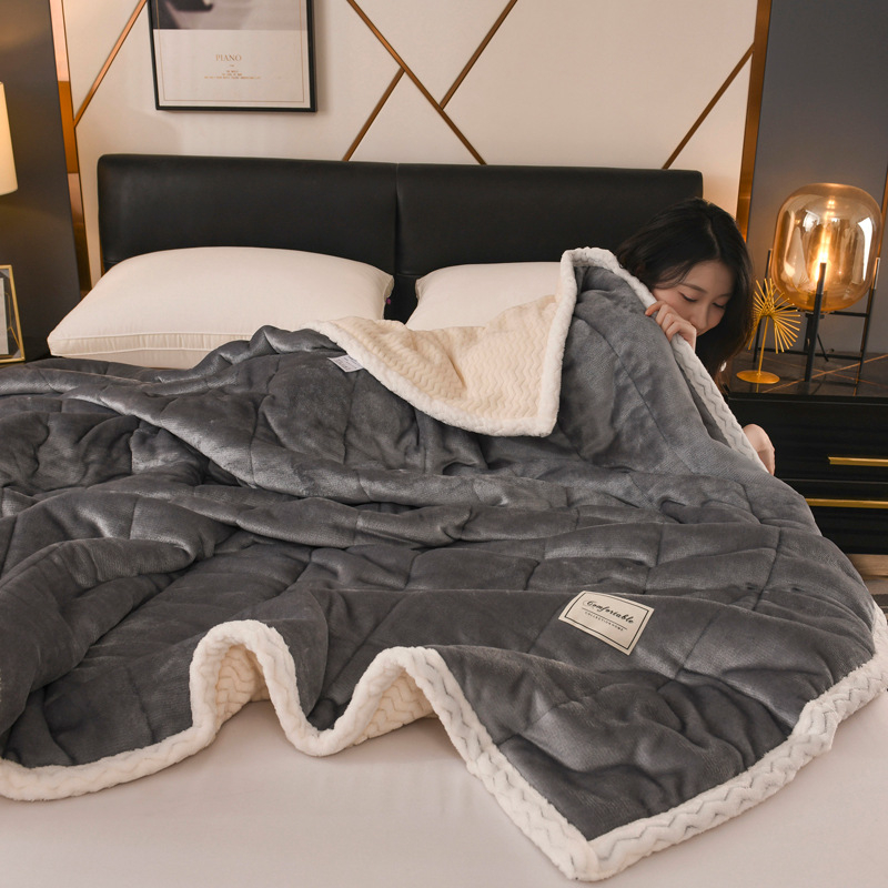 Milk fleece segu - poliestera šķiedra, 2500–3000 g, visiem gadalaikiem, mūsdienīgs minimālisma stils