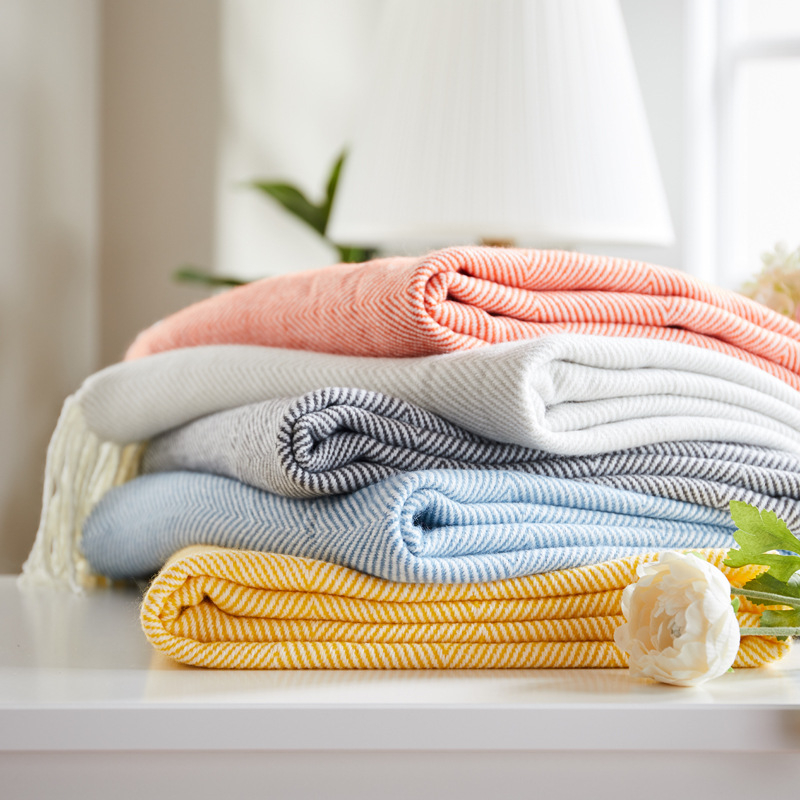 Akrila šķiedras džakarda sega ar pieskaņotām tasselēm, ģeometrisks viļņu un zivju kaula raksts, Vidusjūras stils, svars 500–799 g, pavasarim un rudenim