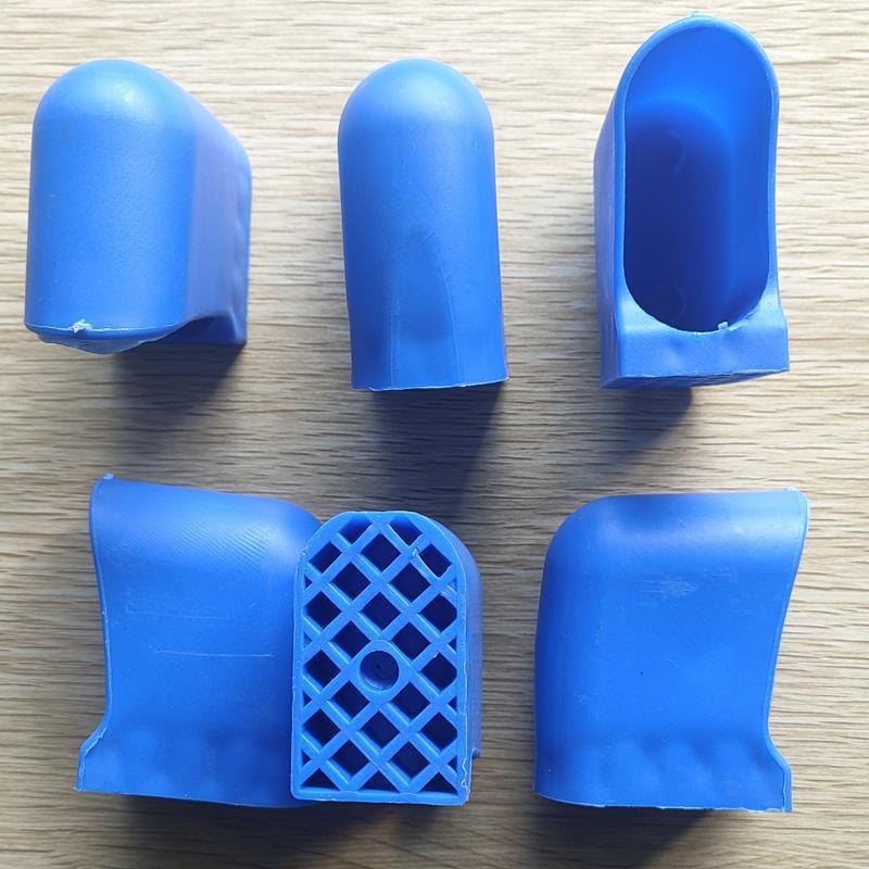Navlake za noge učeničkog stola - debeli plast, ovalni oblik, otporne na habanje, moderan jednostavan stil (Materijal: Plastika; Oblik: Ovalni; Funkcija: Otporan na habanje; Stil: Moderan jednostavan)