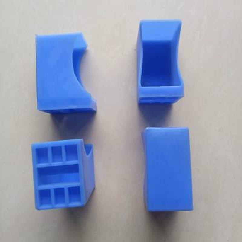 Navlake za noge učeničkog stola - debeli plast, ovalni oblik, otporne na habanje, moderan jednostavan stil (Materijal: Plastika; Oblik: Ovalni; Funkcija: Otporan na habanje; Stil: Moderan jednostavan)