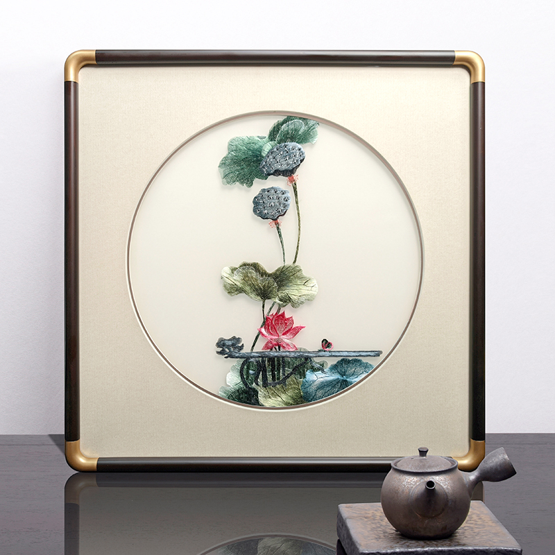 Roku darīta sienas glezna ar ainavu, ziediem un putniem (materiāls: zīds; stils: vispārīgs mērķis; telpa: viesistaba)