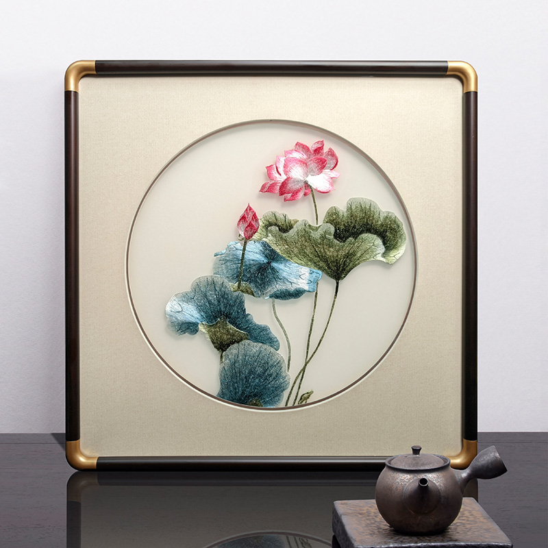 Roku darīta sienas glezna ar ainavu, ziediem un putniem (materiāls: zīds; stils: vispārīgs mērķis; telpa: viesistaba)