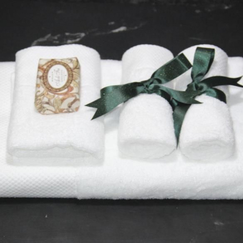 Vannas dvieļu aksesuārs ar zīda lentu – neoklasiskais stils, audums, dzimšanas dienas dāvana