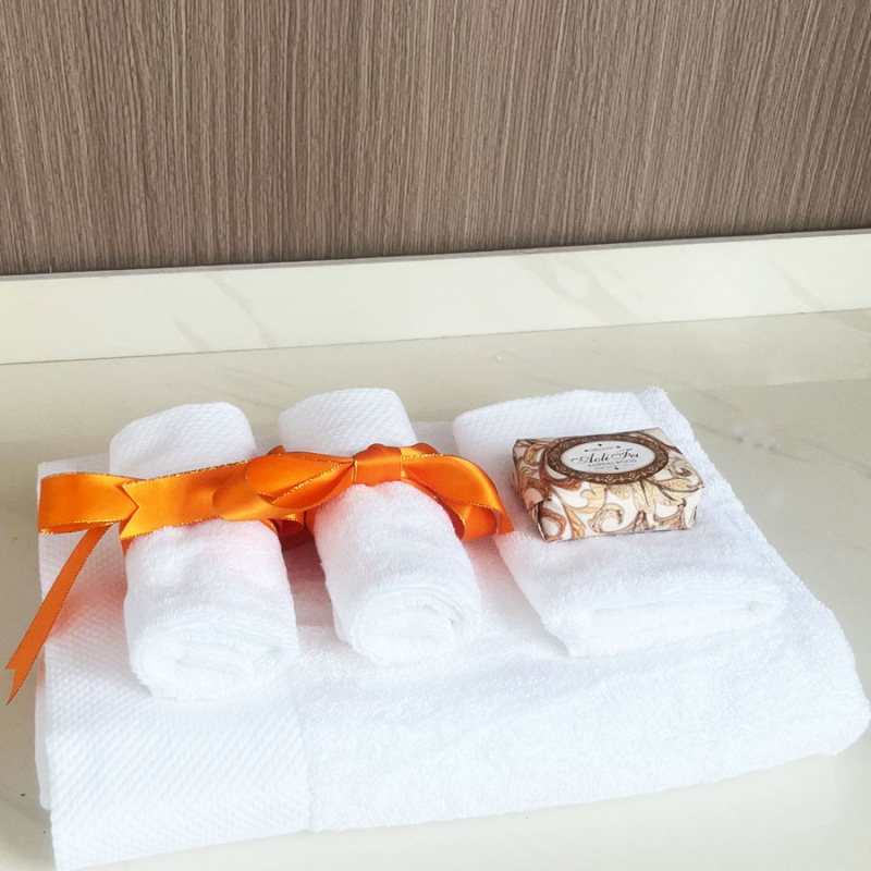 Vannas dvieļu aksesuārs ar zīda lentu – neoklasiskais stils, audums, dzimšanas dienas dāvana