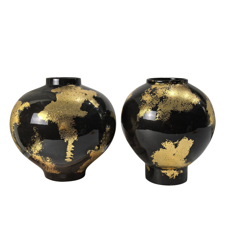 Keramikas vāze – rokdarbs ar zelta folijas akcentu, viegls luksusa stils, zīmols Jade Slip