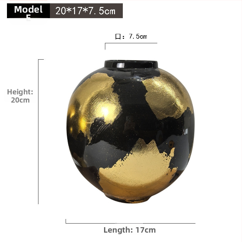 Keramikas vāze – rokdarbs ar zelta folijas akcentu, viegls luksusa stils, zīmols Jade Slip