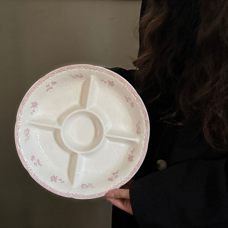 Keramikas šķīvis un apakštase komplekts ar reljefa rakstu, apaļš, gaišs luksusa retro stils, piemērots mikroviļņu krāsnij