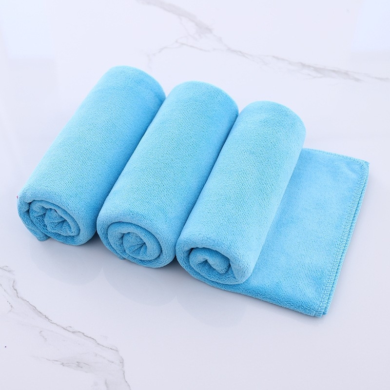 Mikrošķiedras matu žāvēšanai un tīrīšanai paredzēts dvielis frizieru salonam, iespējama logotipa drukāšana, 110 g, absorbcija 5–10 s, skaistumkopšanas/funkcionālais dvielis