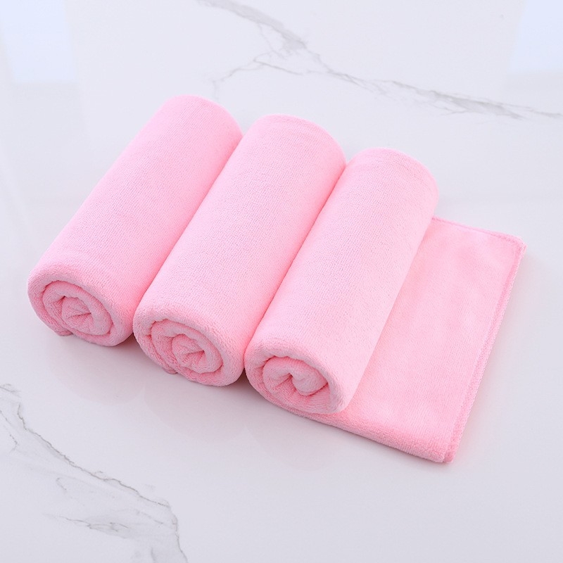 Mikrošķiedras matu žāvēšanai un tīrīšanai paredzēts dvielis frizieru salonam, iespējama logotipa drukāšana, 110 g, absorbcija 5–10 s, skaistumkopšanas/funkcionālais dvielis