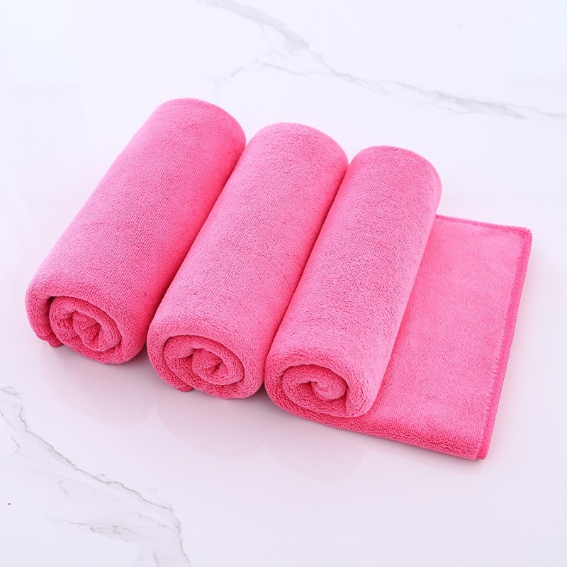 Mikrošķiedras matu žāvēšanai un tīrīšanai paredzēts dvielis frizieru salonam, iespējama logotipa drukāšana, 110 g, absorbcija 5–10 s, skaistumkopšanas/funkcionālais dvielis