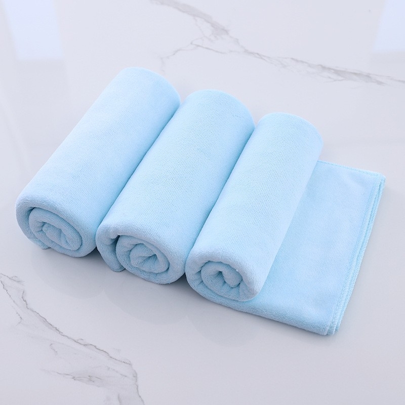 Mikrošķiedras matu žāvēšanai un tīrīšanai paredzēts dvielis frizieru salonam, iespējama logotipa drukāšana, 110 g, absorbcija 5–10 s, skaistumkopšanas/funkcionālais dvielis