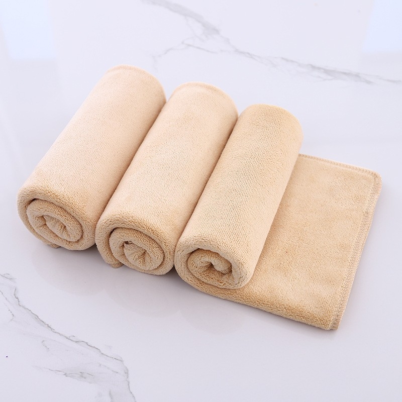 Mikrošķiedras matu žāvēšanai un tīrīšanai paredzēts dvielis frizieru salonam, iespējama logotipa drukāšana, 110 g, absorbcija 5–10 s, skaistumkopšanas/funkcionālais dvielis