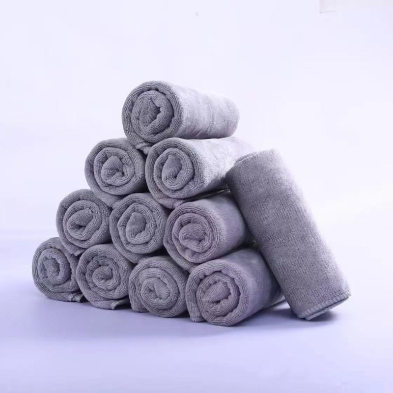 Mikrošķiedras matu žāvēšanai un tīrīšanai paredzēts dvielis frizieru salonam, iespējama logotipa drukāšana, 110 g, absorbcija 5–10 s, skaistumkopšanas/funkcionālais dvielis