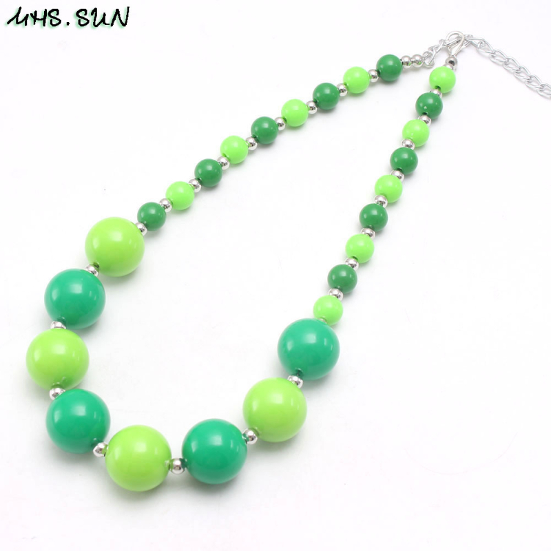 Gyerekeknek készült műanyag golyóláncú nyaklánc, egyrétegű, testreszabható