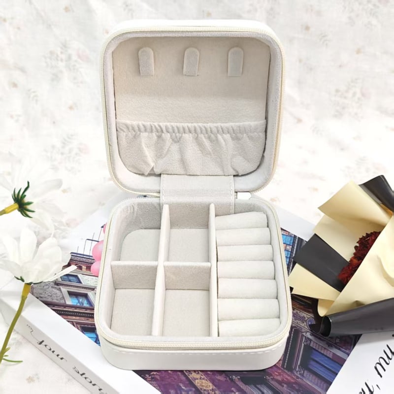 Cutie bijuterii din piele Vine, PU piele european retro, Modelul 5, Model solid, Carcasă rigidă, pentru depozitare brățări cristal și ruj