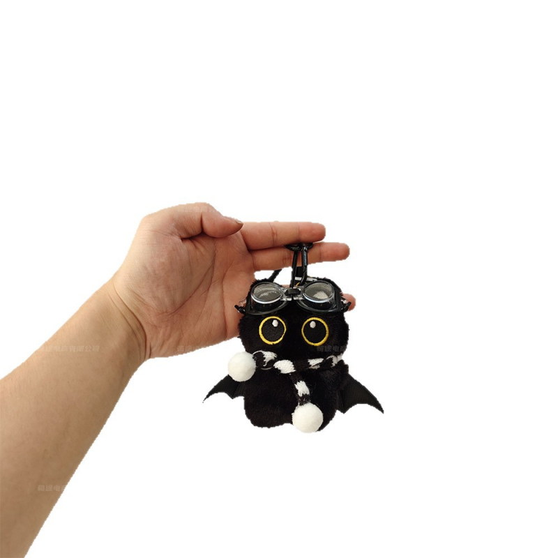 Pliušinis pakabukas rankinėms: didelių akių demonė katė, originalus dizainas, raštai su meškiu, kiaulyte ir kitomis mažomis gyvūnėlėmis