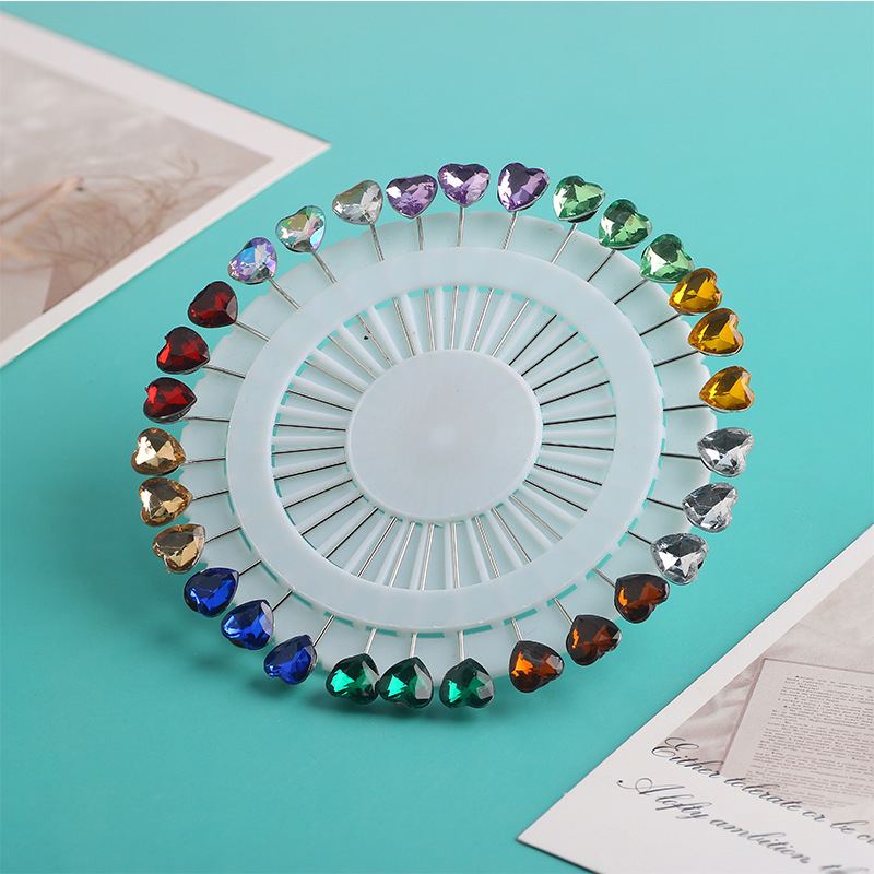 Broš s motivima cvijeća i leptira od smole, ekološko obrađeno, Yunyu Decoration