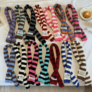 Šal od vunene smjese s prugama i perforacijom, uski za zimu, proljeće 2025 izdanje