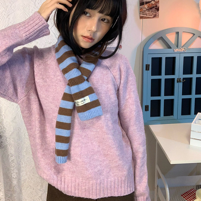 Šal od vunene smjese s prugama i perforacijom, uski za zimu, proljeće 2025 izdanje