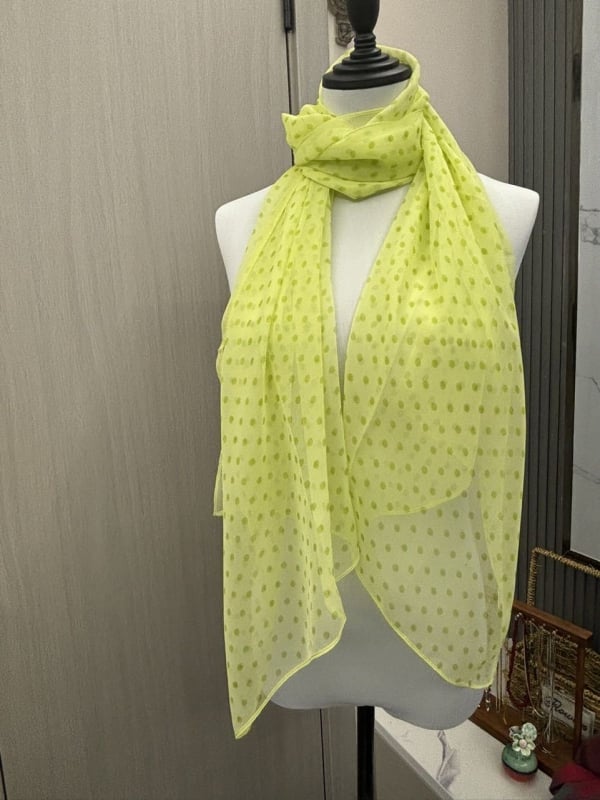 Poliester šal, lagana ravna tkanina, ljetni dodatak, podrijetlo Yiwu, sitni točkasti uzorak