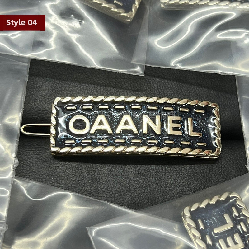 Misiņa matu sprādze ar vara sakausējuma inlay, sānu knaible ar dubulto C burta, elektroplatinga pārklājums, svaigs un salds stils, sievietēm galvas rotas