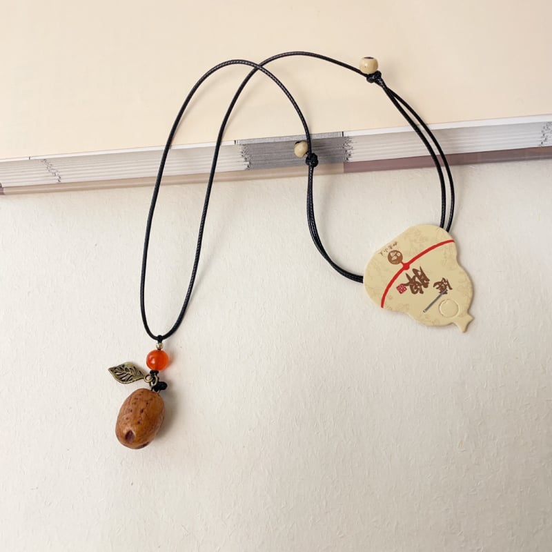 Unisex ilga megztinio grandinė su mediniais elementais etniniu stiliumi, megzti medvilninio-linų karoliai — Medžiaga: augalinių vaisių grandinė; Grandinės stilius: odinis virvas; Tipas: megztinio grandinė, ilgas karoliai; Išplėstinė grandinė: 11 cm ar daug