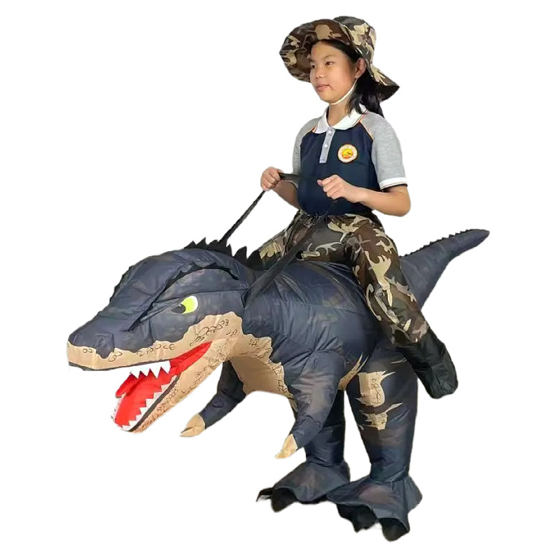 Pūšamais pūķa kostīms kā rekvizīts Halloweena grimām un izrādēm; audums, šūšana; leļļu apģērbs